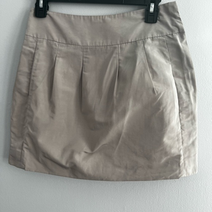 bcbgmaxazria pleated lined mini skirt in‎ beige size 0
